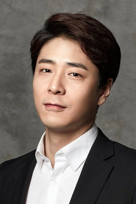 Hong Woo-jin as Oh Hyeon-cheol in The Trunk