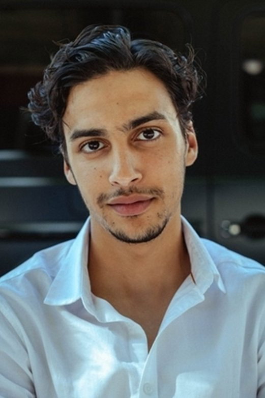 Habib Adda as Malik in Klandestin WT