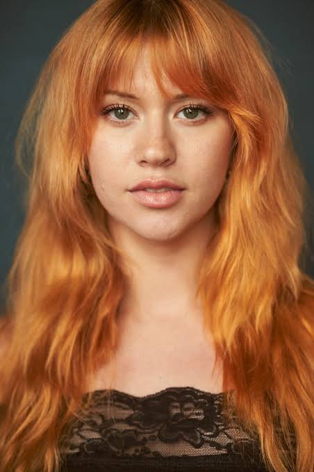 Eloise Lola Gordon as Alex in UFO Club