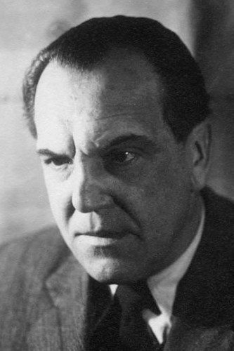 Vladimír Majer as Viktorin in Čtrnáctý u stolu