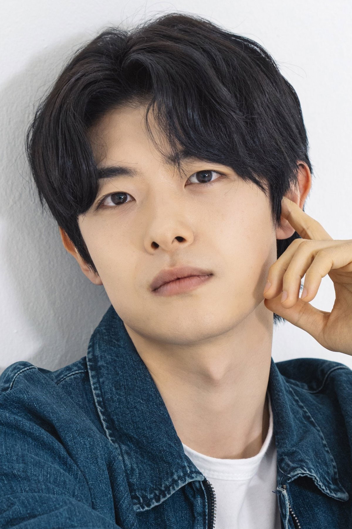 정원창 as Tae-soo in 0.0MHz