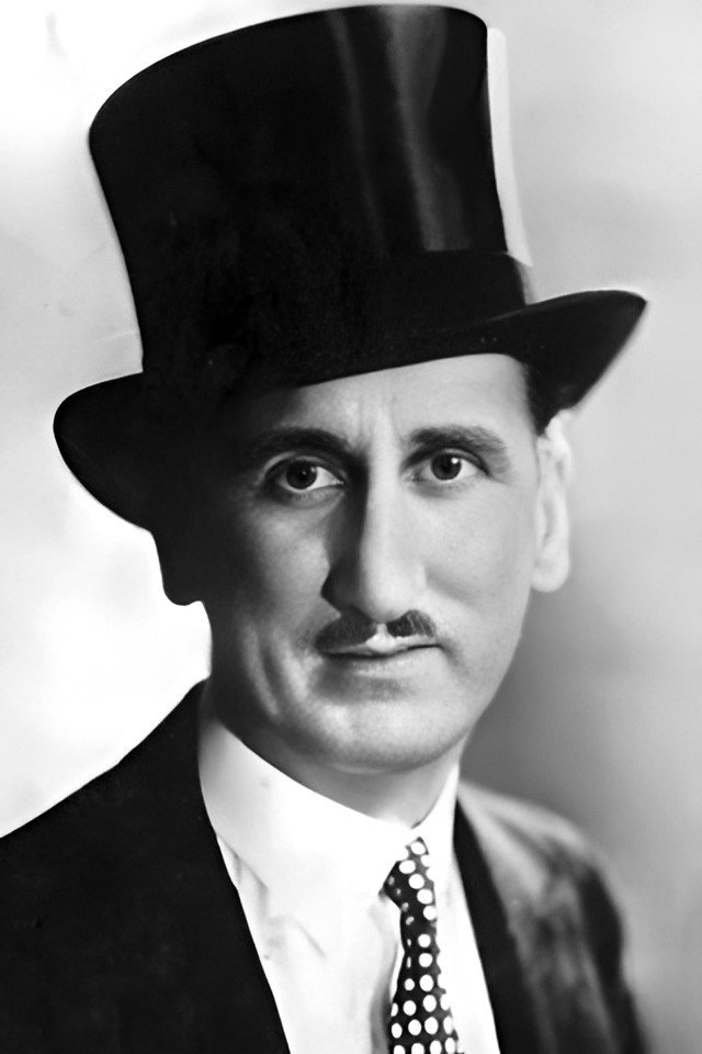 Jack Coogan Sr. as Clarence Marmalade in Back Stage