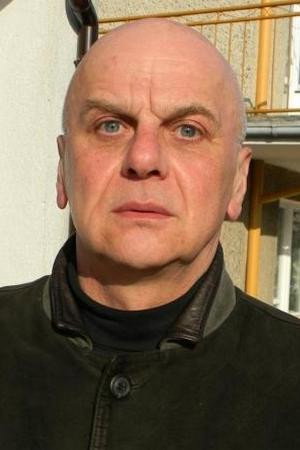 Krzysztof Bauman as Władek in Obcy musi fruwać
