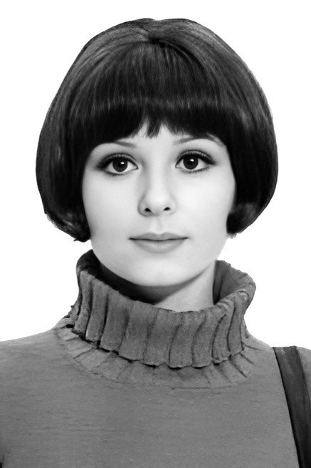 Tina Sainz as Loli in Enseñar a un sinvergüenza