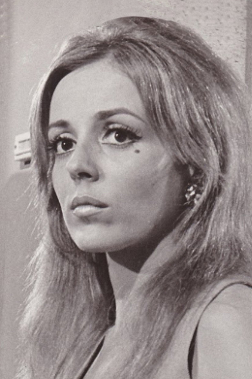Μιράντα Κουνελάκη as Mary Baratela in Gold and Tin