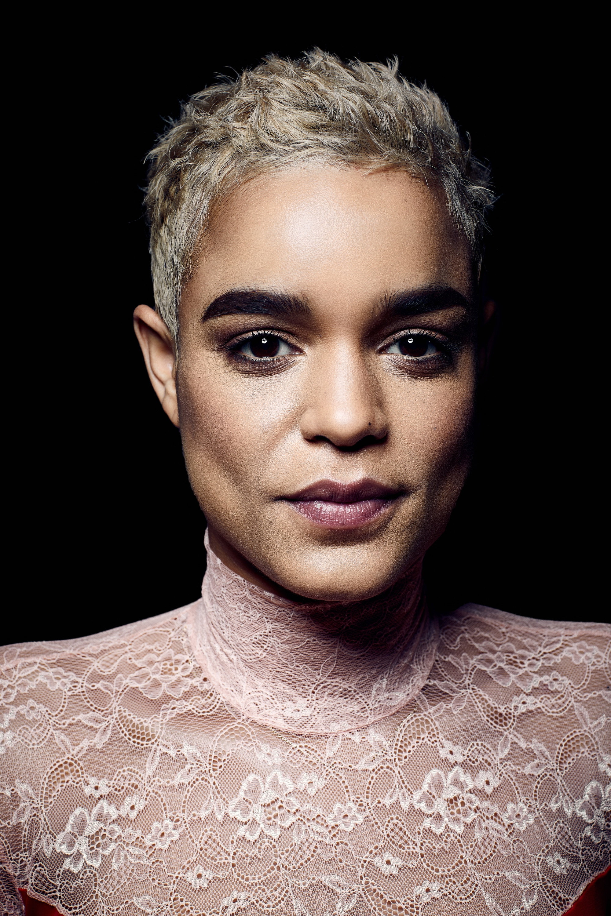 Elizabeth Faith Ludlow as Cas Isakovic in Another Life