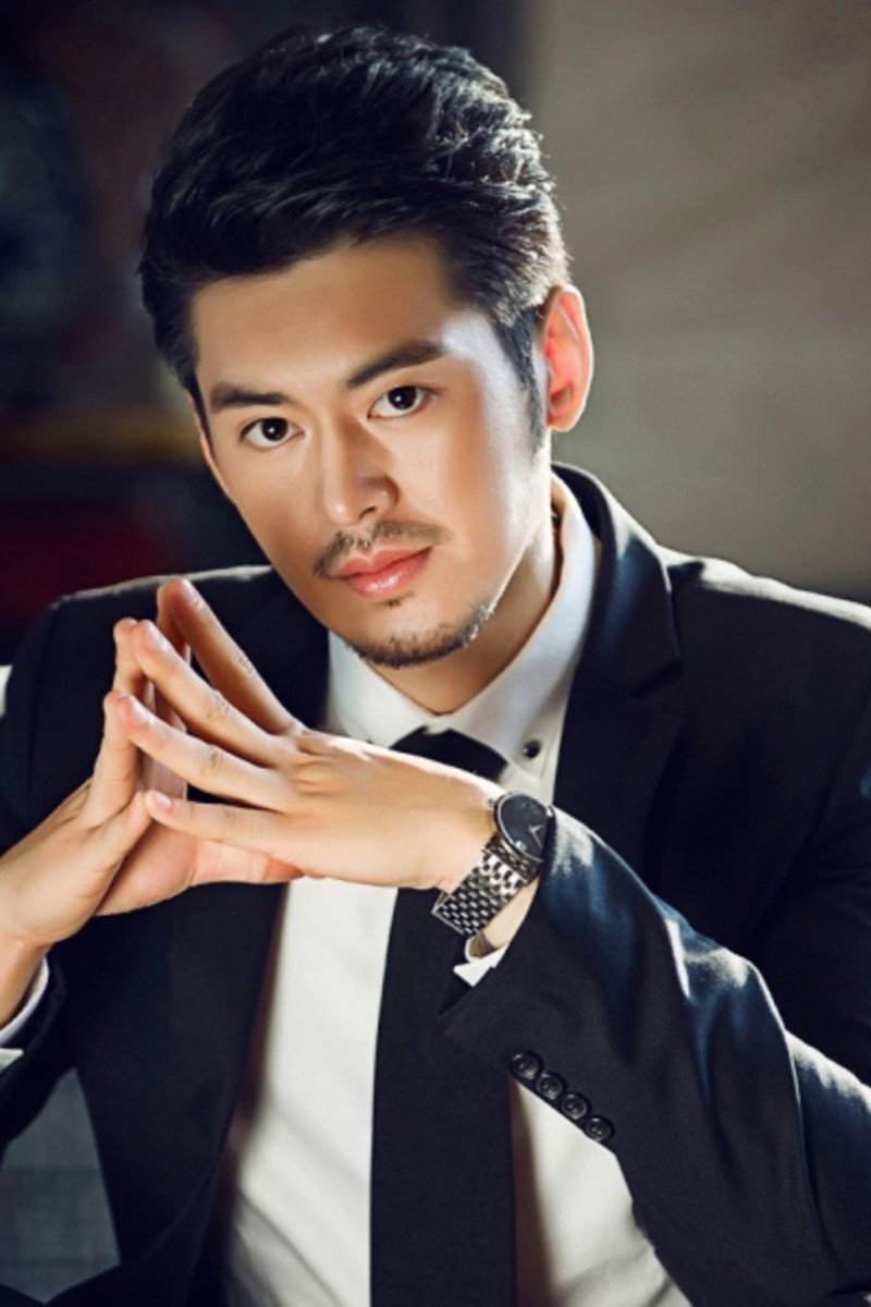 Zhang Bonan as Mou Danshi in The Secret Board