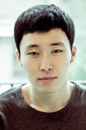 결휘 as Deok-soo in The Piper