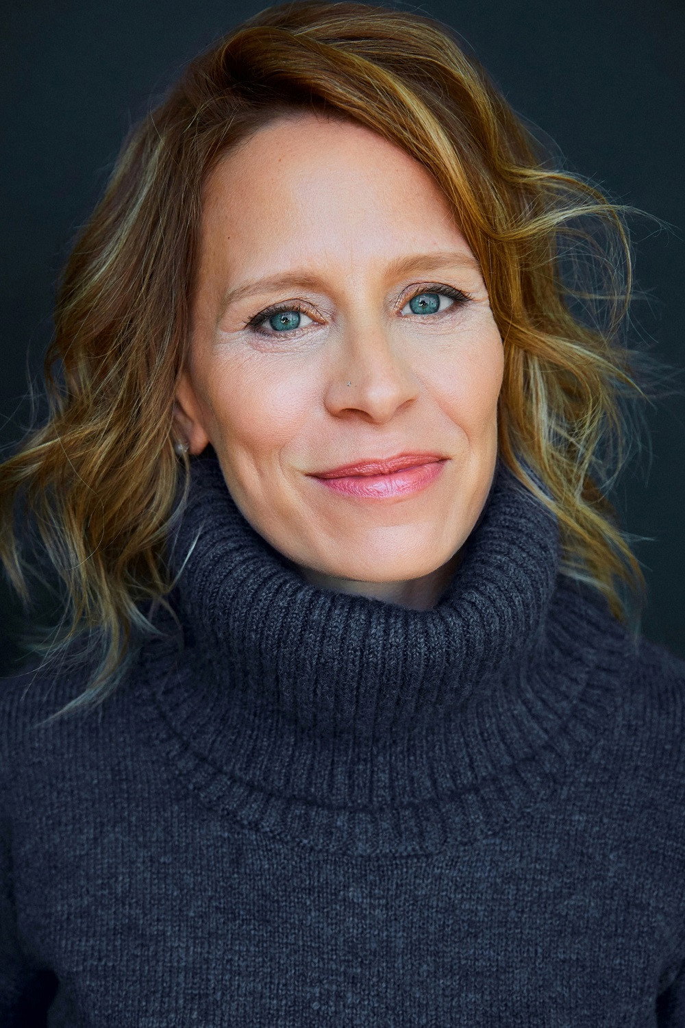 Kelly Dealyn as Karen in Sexless