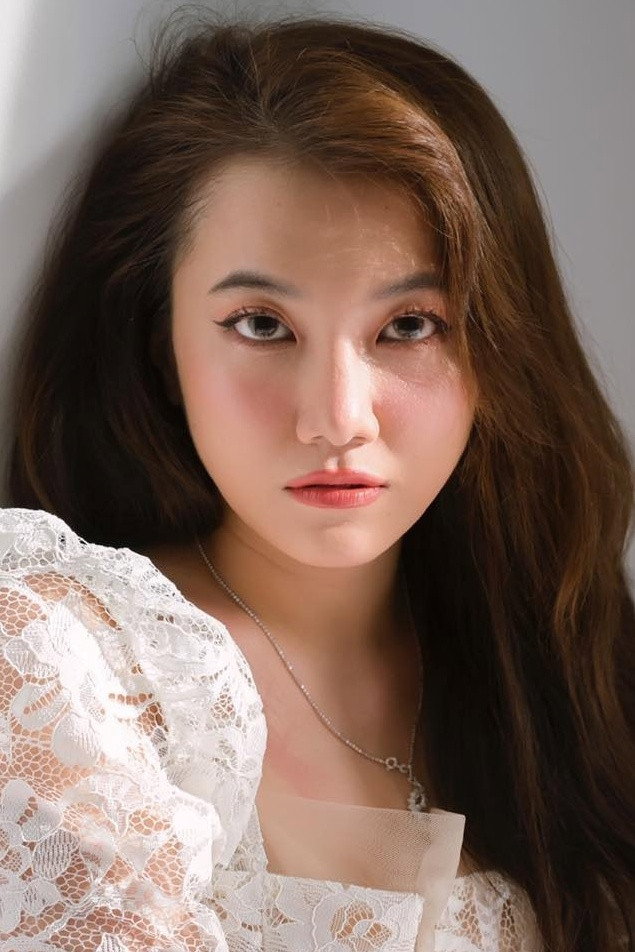 Emma Nhất Khanh as Self - Contestant in Ngôi Sao Việt