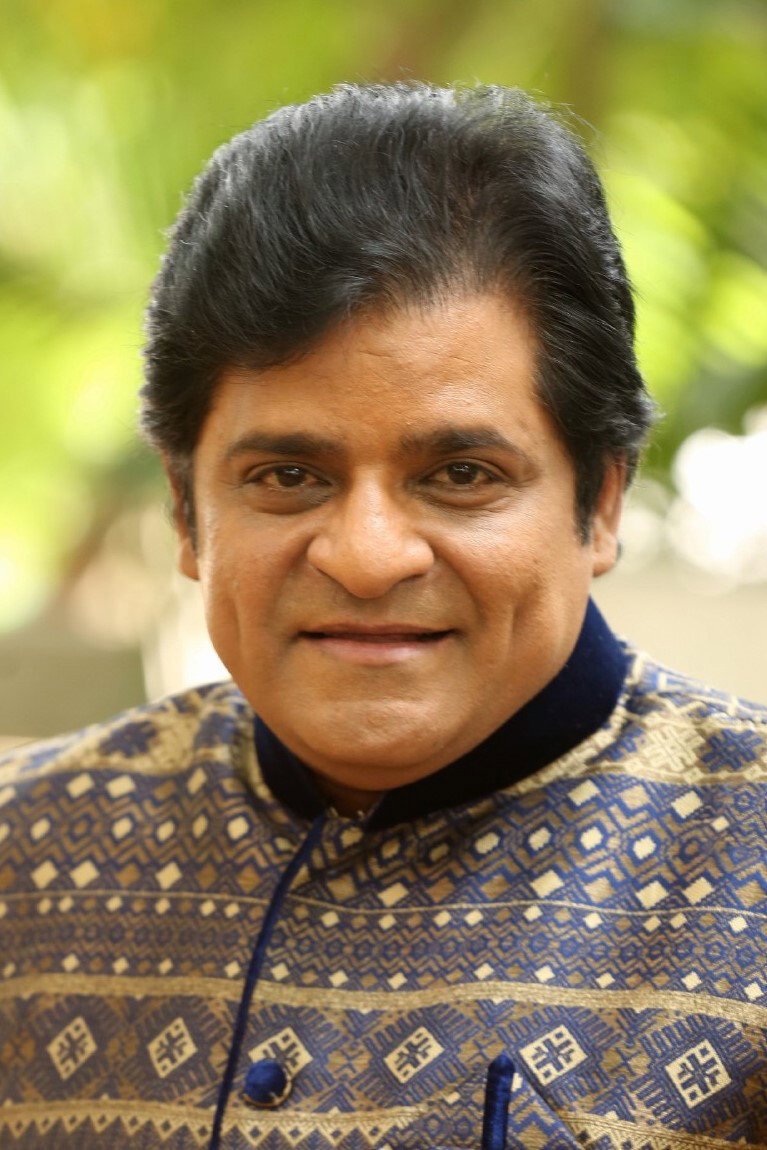 ఆలీ as Pathan Babu Lal in Johnny