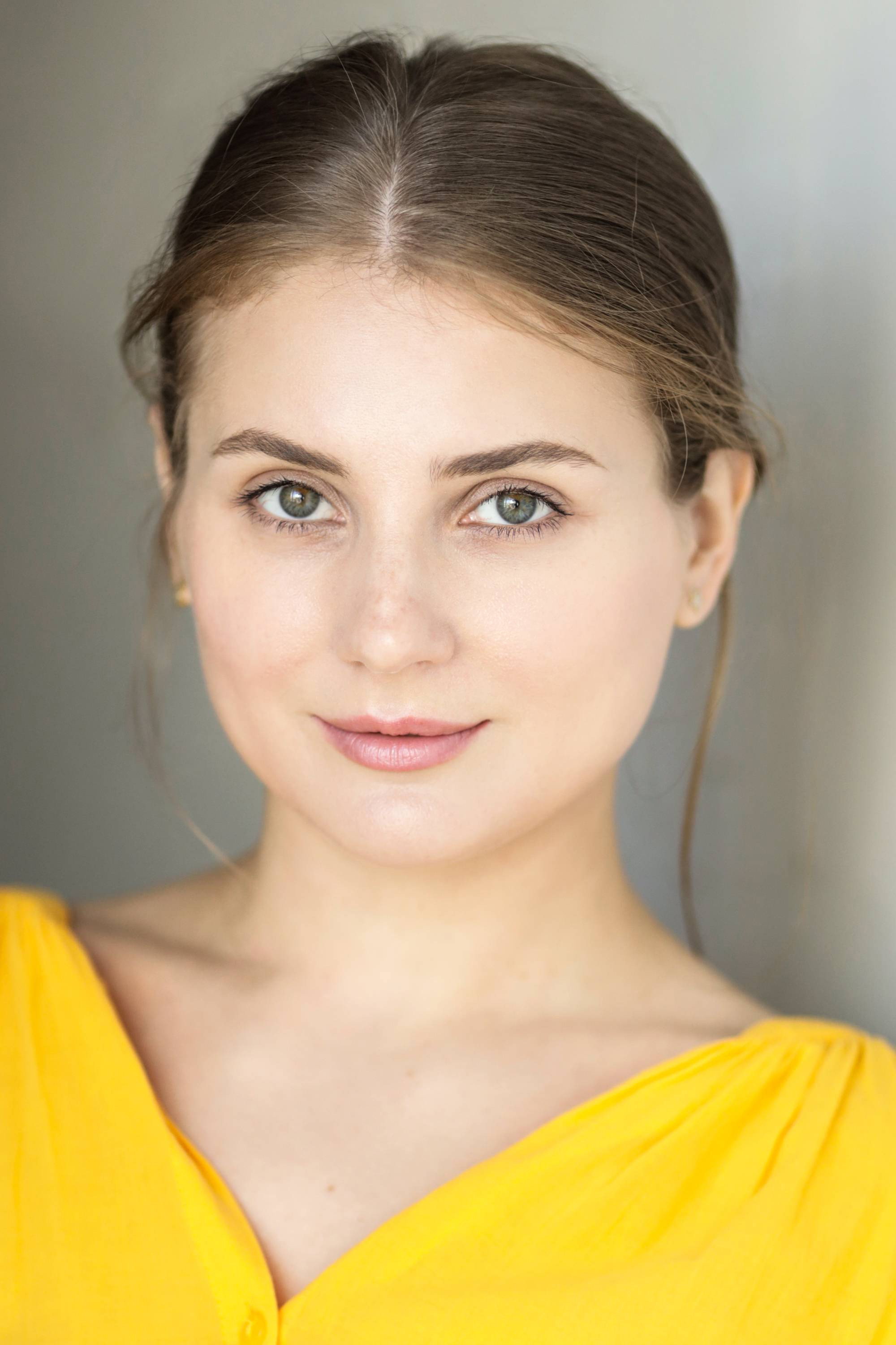 Zina Esepciuc as The abused woman in Powerless