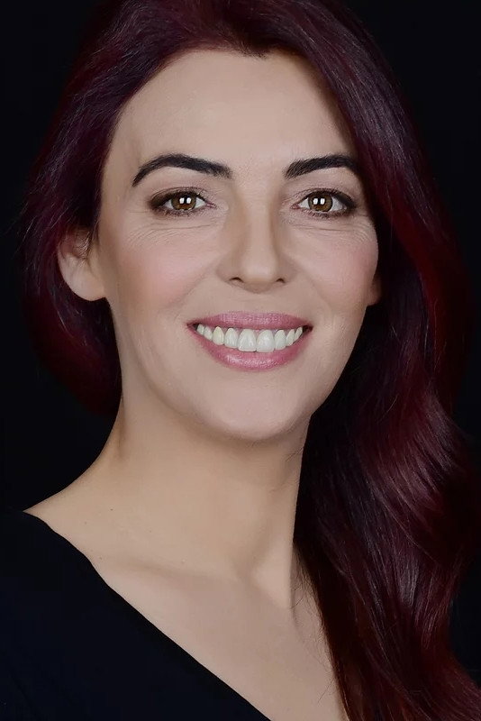 Arzu Gamze Kılınç as Yeter Aslan in Siyah Beyaz Aşk
