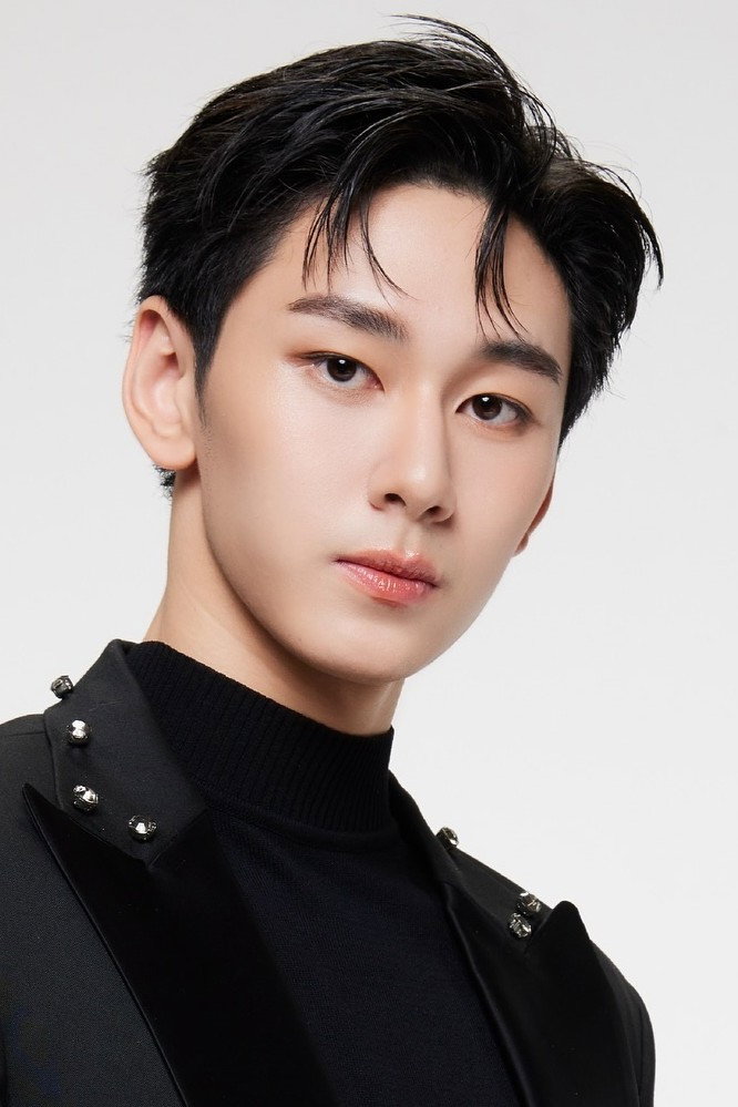 ธนกร เตชะวิชาญ as Chaiyachet in I'm the Most Beautiful Count