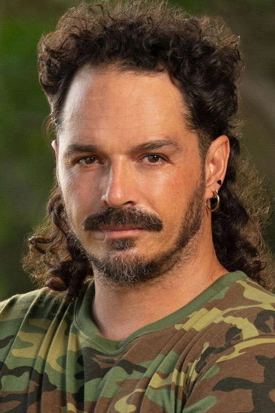 Ozzy Lusth as Steve Saunders in The Lights