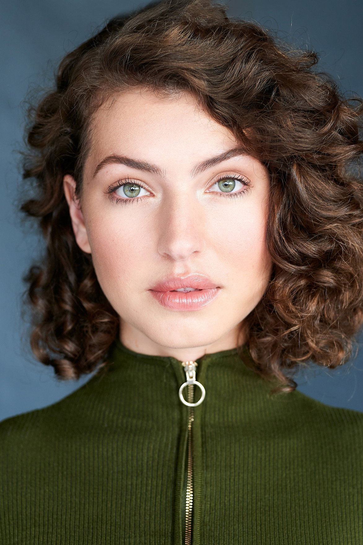 Lea Vivier as Susana Franco in Resident Evil: A Série
