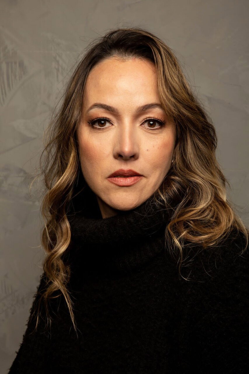 Caroline Roehrig as Barb in Nunca Terão Paz