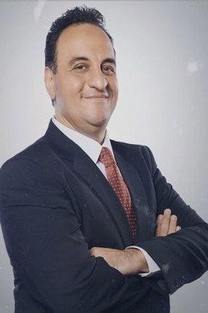 Hesham Ismail as الغازولى in 30 Days of Luxury