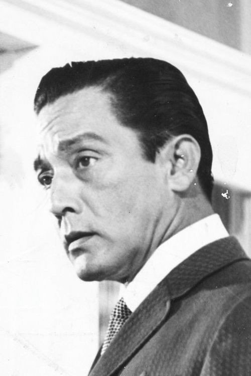 Leopoldo Salcedo as Salvador in Ang Leon at ang Kuting