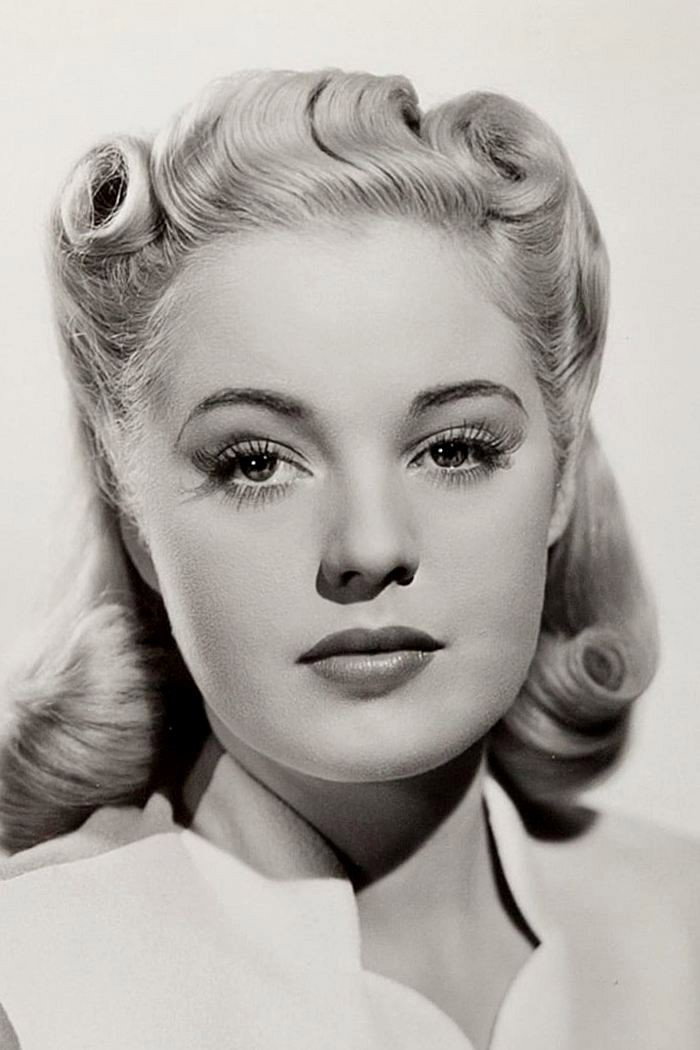 Mary Beth Hughes as Vicki McGuire in The Lady Confesses