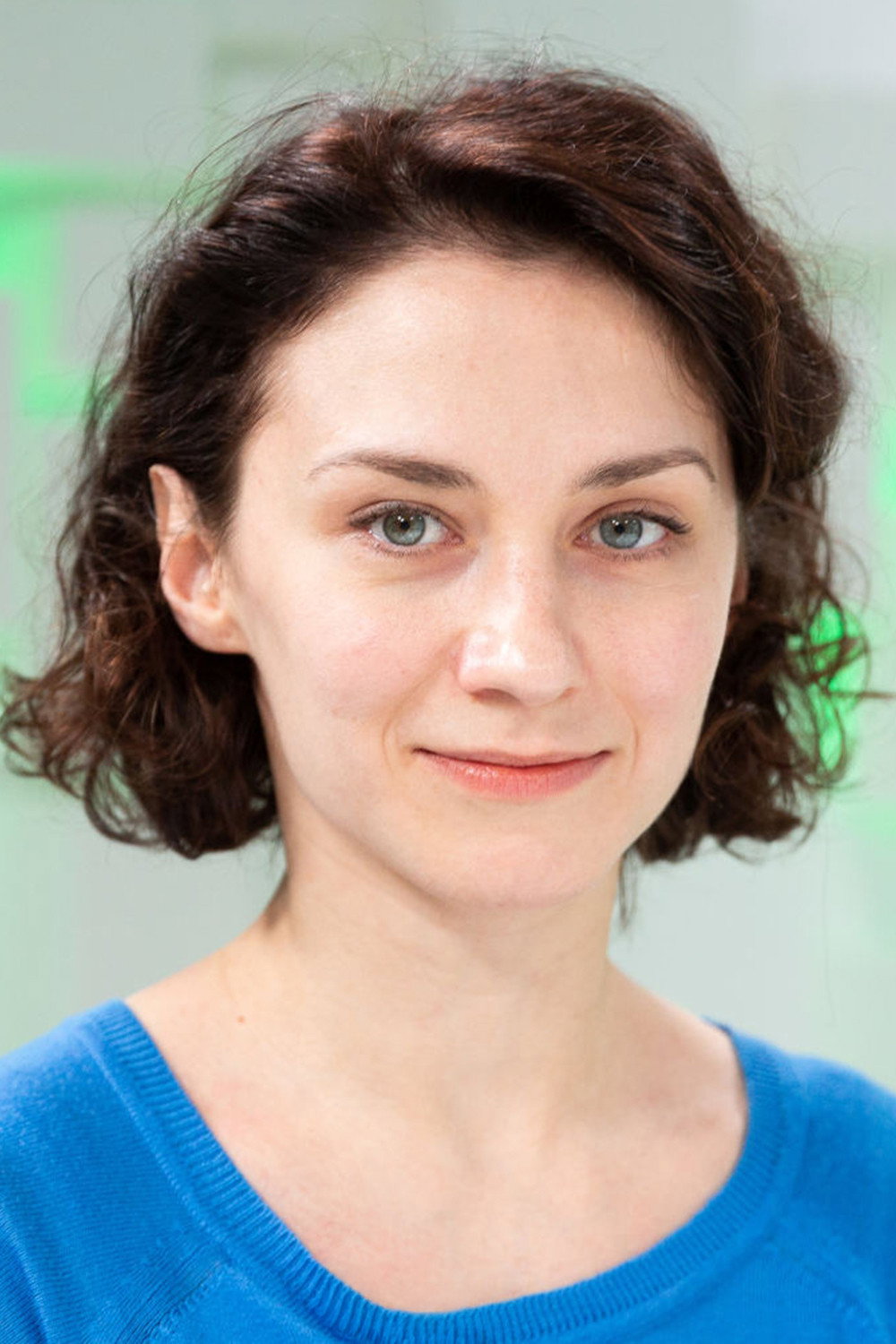 Indrė Patkauskaitė as Julė in The Poet
