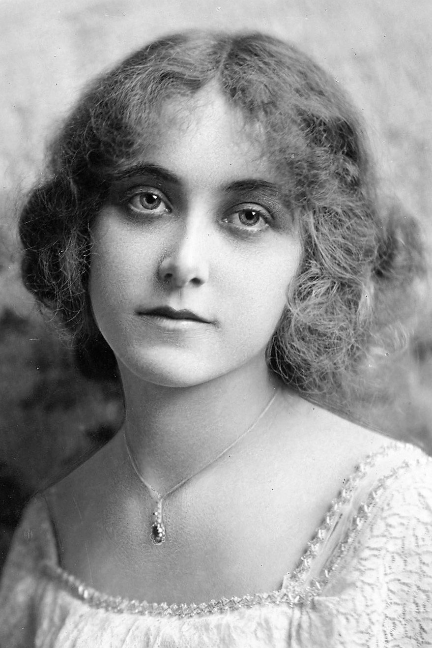 Francelia Billington as Christine Drake in The Mountain Witch