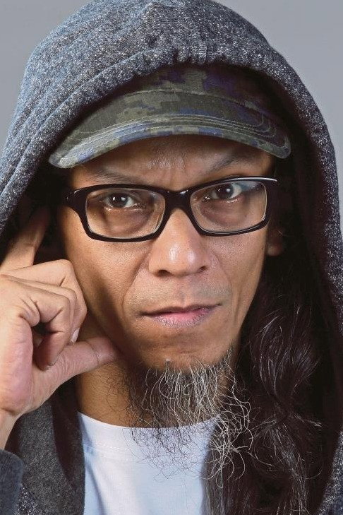 Saiful Apek as Gunung in Senario Lang Buana