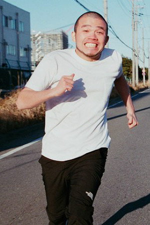 アフロ as Akira Abe in Goodbye Hoyaman