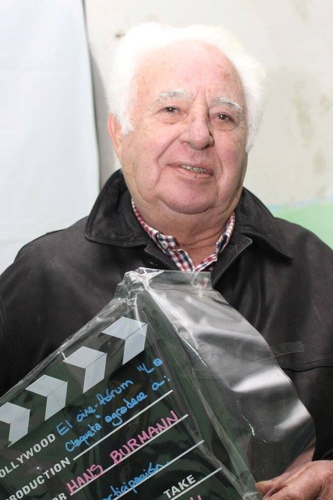 Hans Burmann as Self in La extraña pareja: Pajares y Esteso