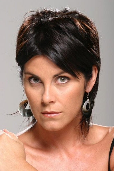 Paola Volpato as Ágata Cárdenas in Edificio Corona