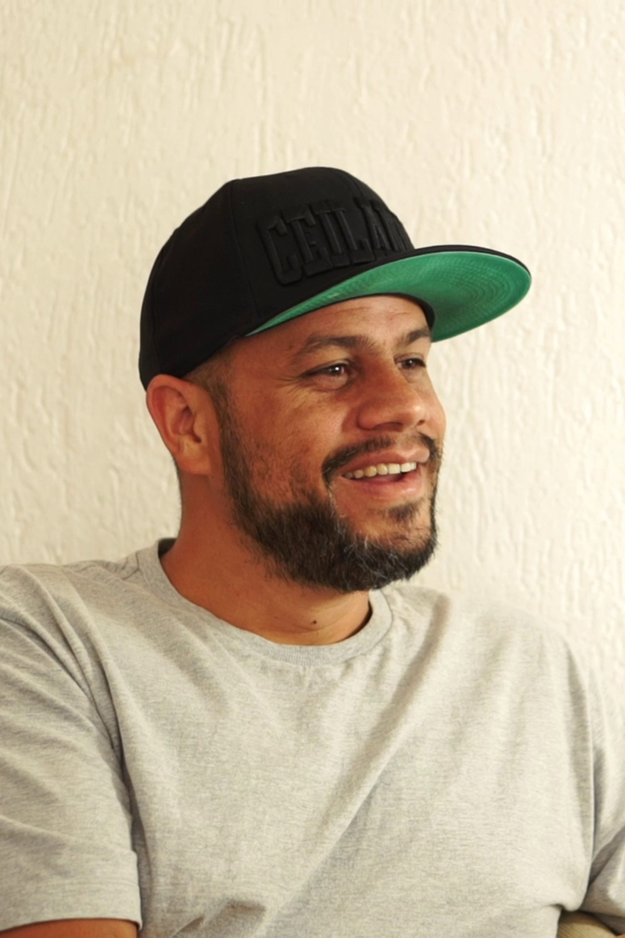 Max Maciel as Convidado in Dobradiça Entrevista