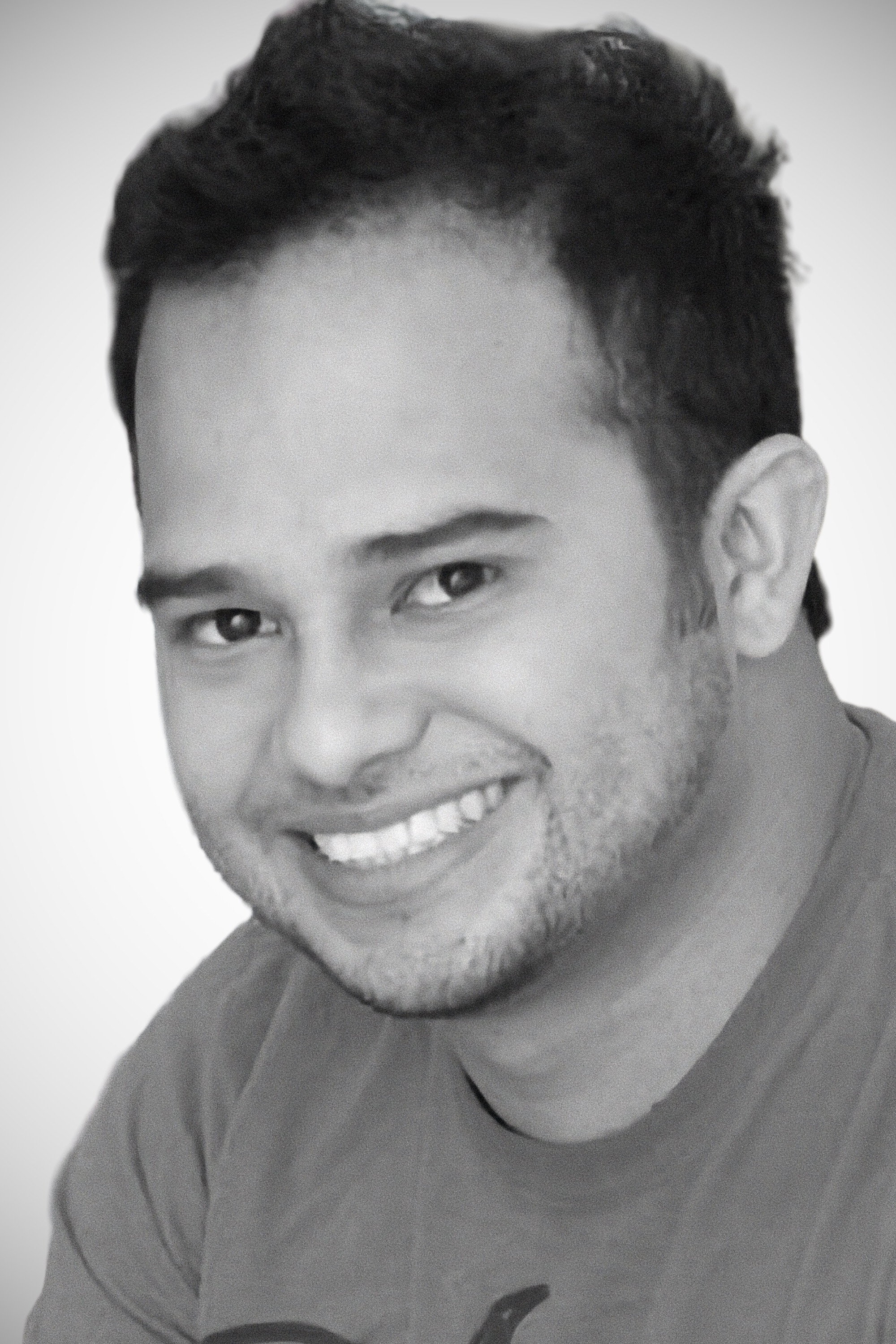 Fernando Arroyo as Ian in All Inclusive