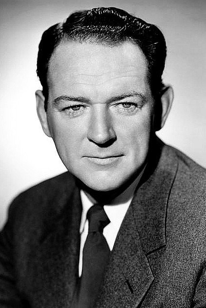William Gargan as Dr. Jack Murray in The Crime of Doctor Hallet
