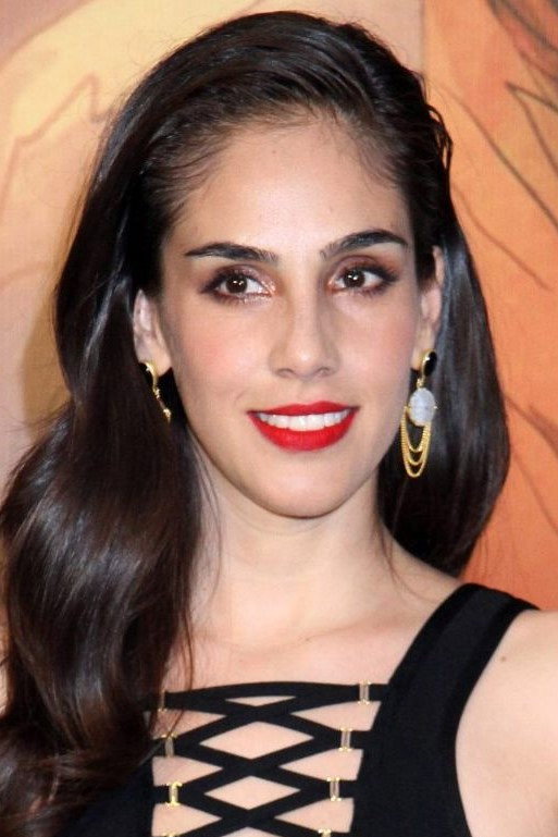 Sandra Echeverría as Mariana in Súbete a mi moto
