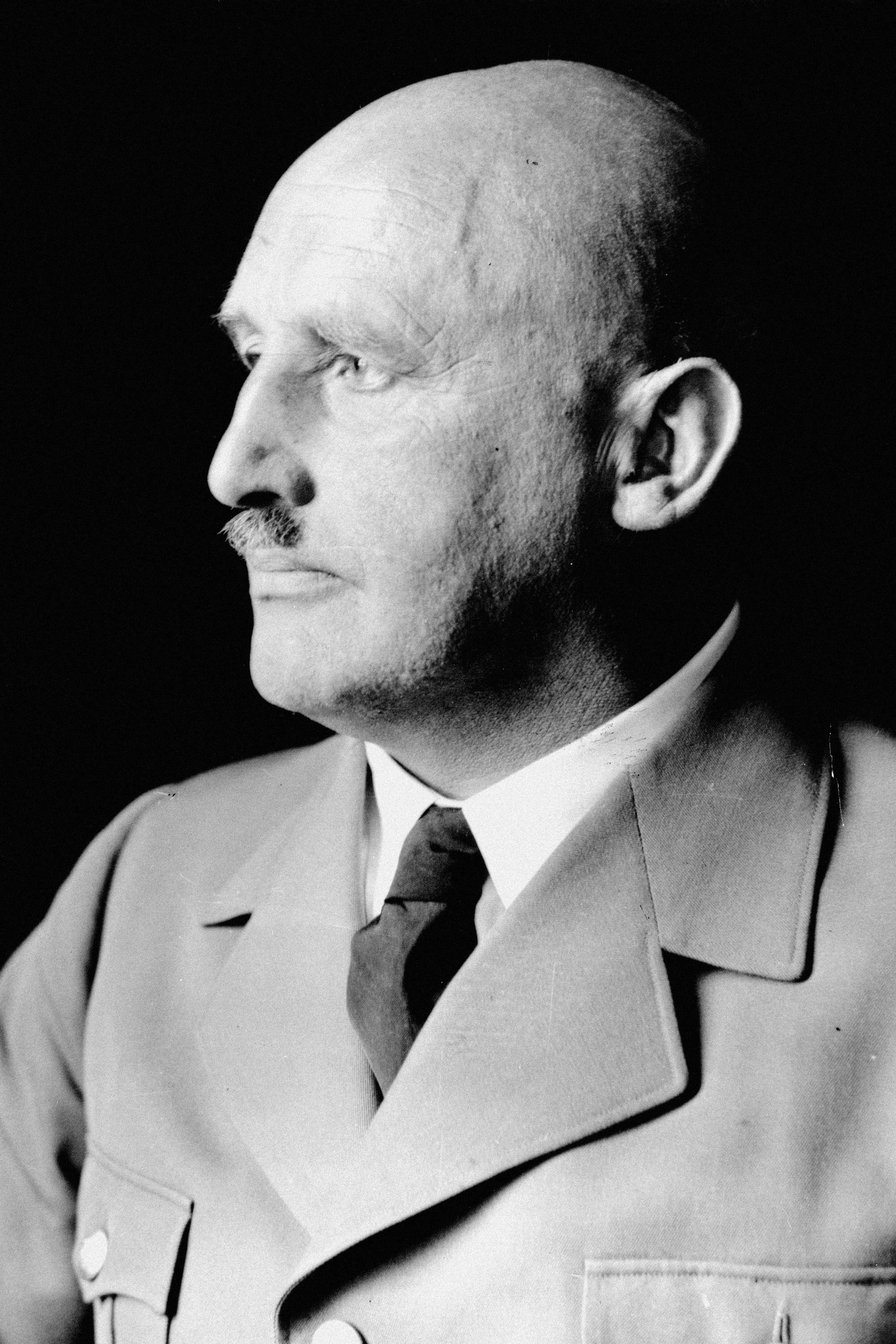 Julius Streicher as Self (archive footage) (uncredited) in Nuit et Brouillard