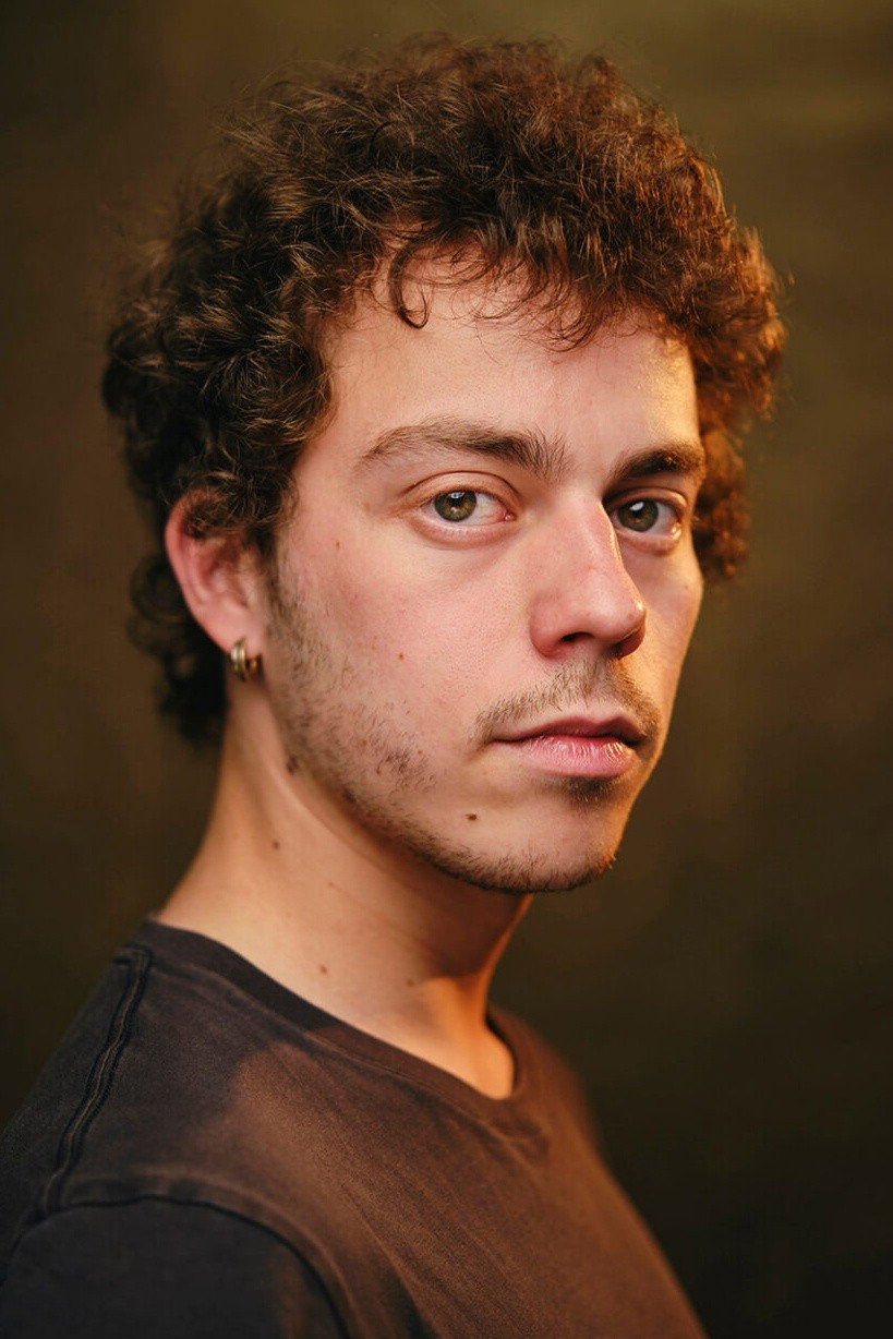 Gustavo Caldeira as Pedro in Ultra