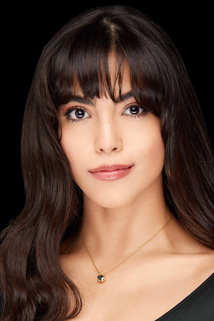 Laura Rosguer as Alicia in 4Ever
