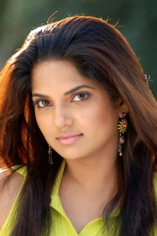 Diya as Shruti in Dreams