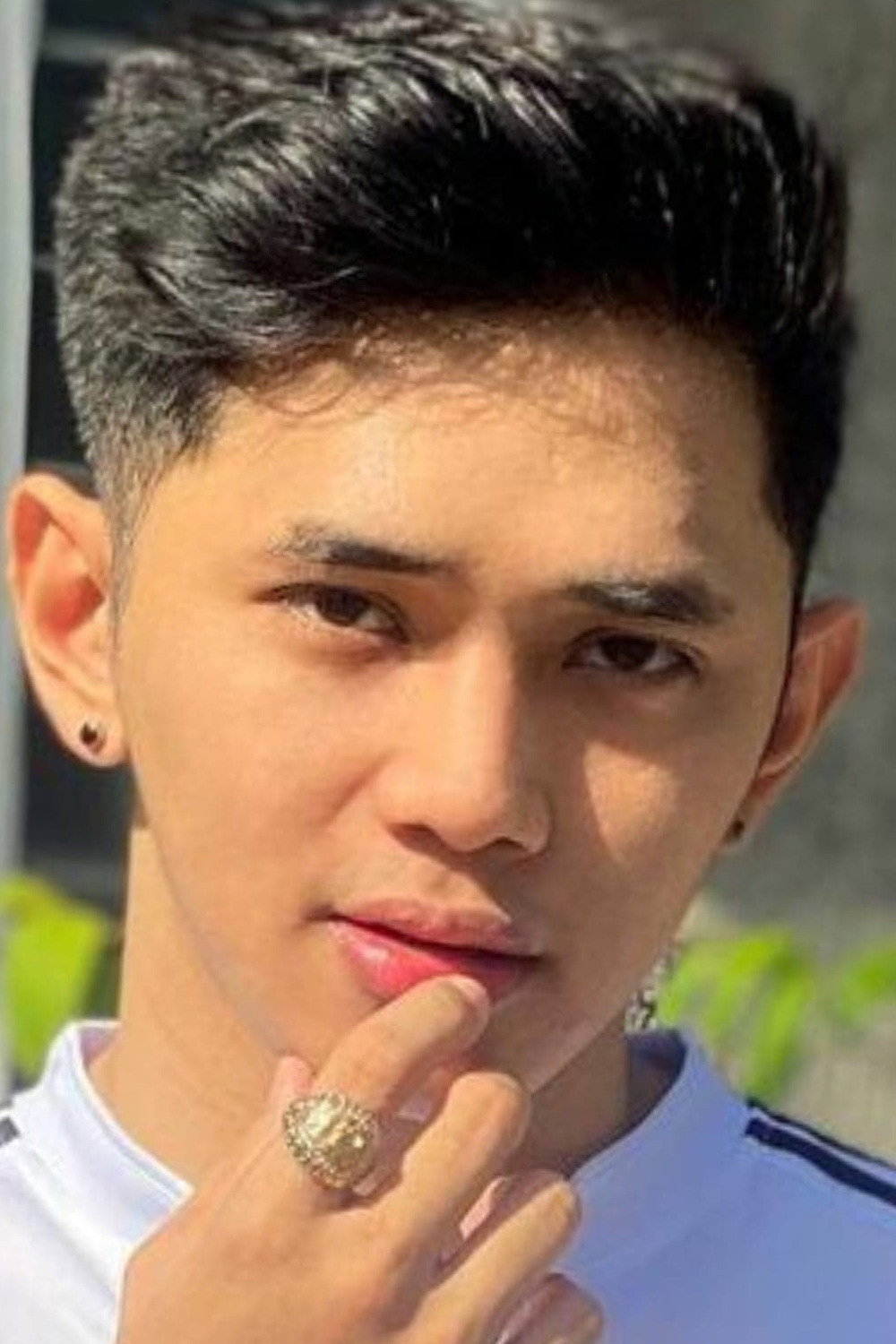 Mitch Raymundo as Sam in Serpiente