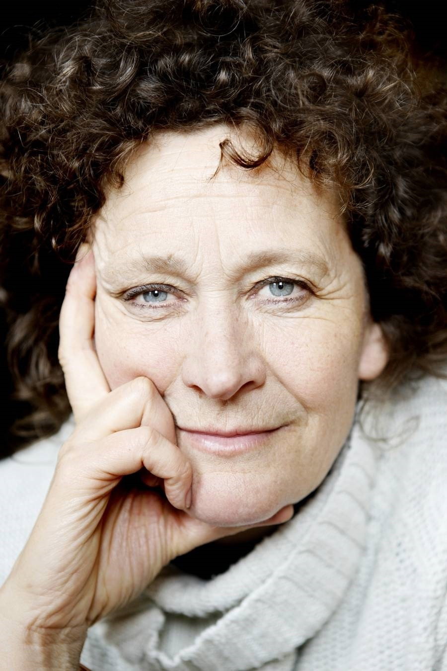 Ulla Henningsen as Martha in Generationer