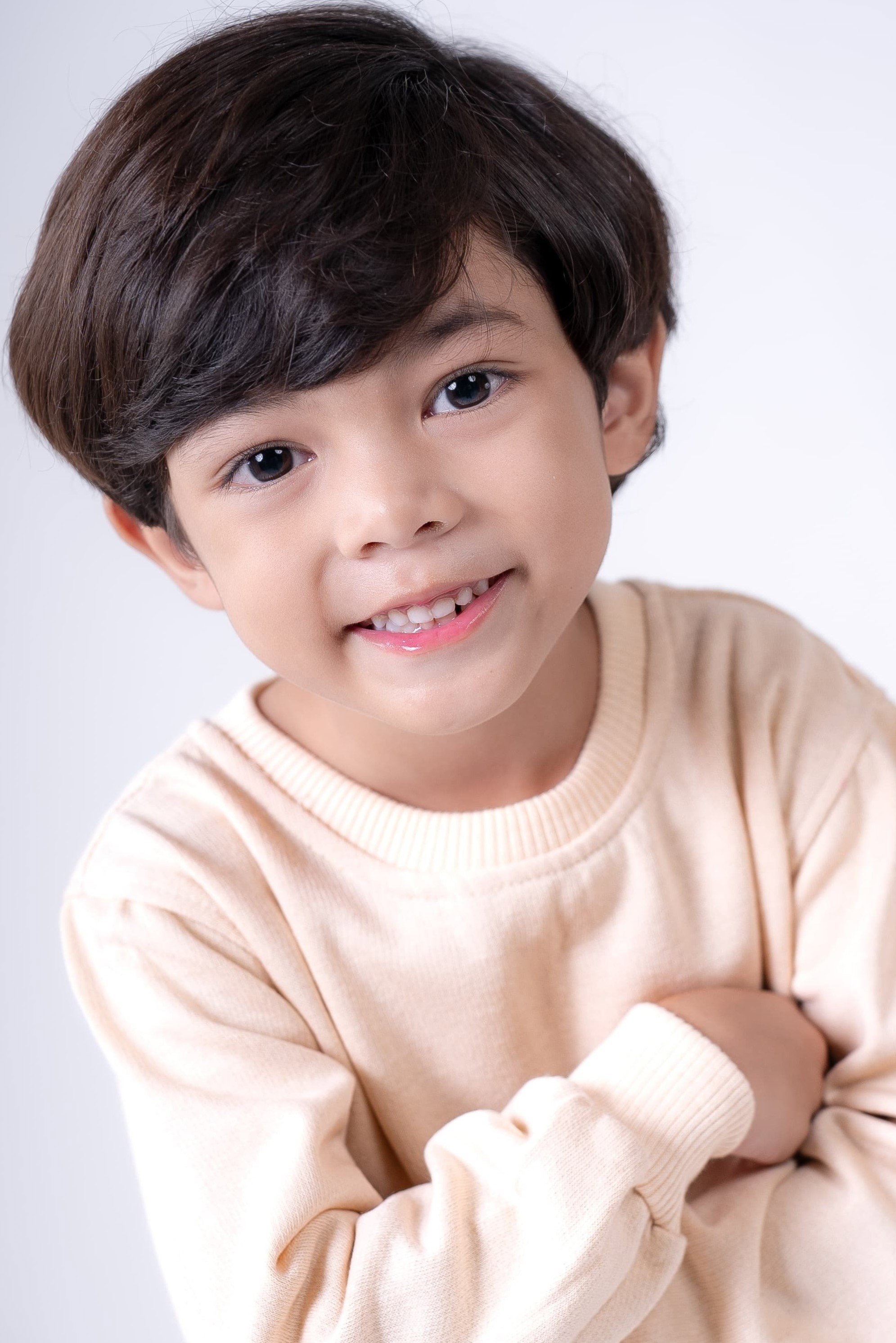 Khalif Al Juna as Arya Kecil in Jembatan Shiratal Mustaqim