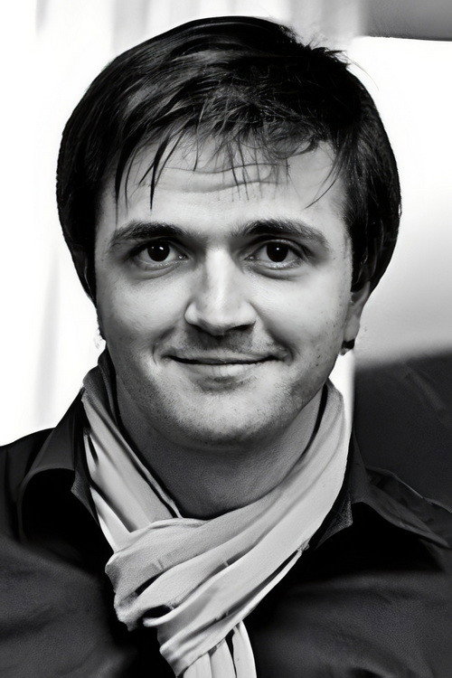 Зураб Матуа as Self in Sing Without Rules