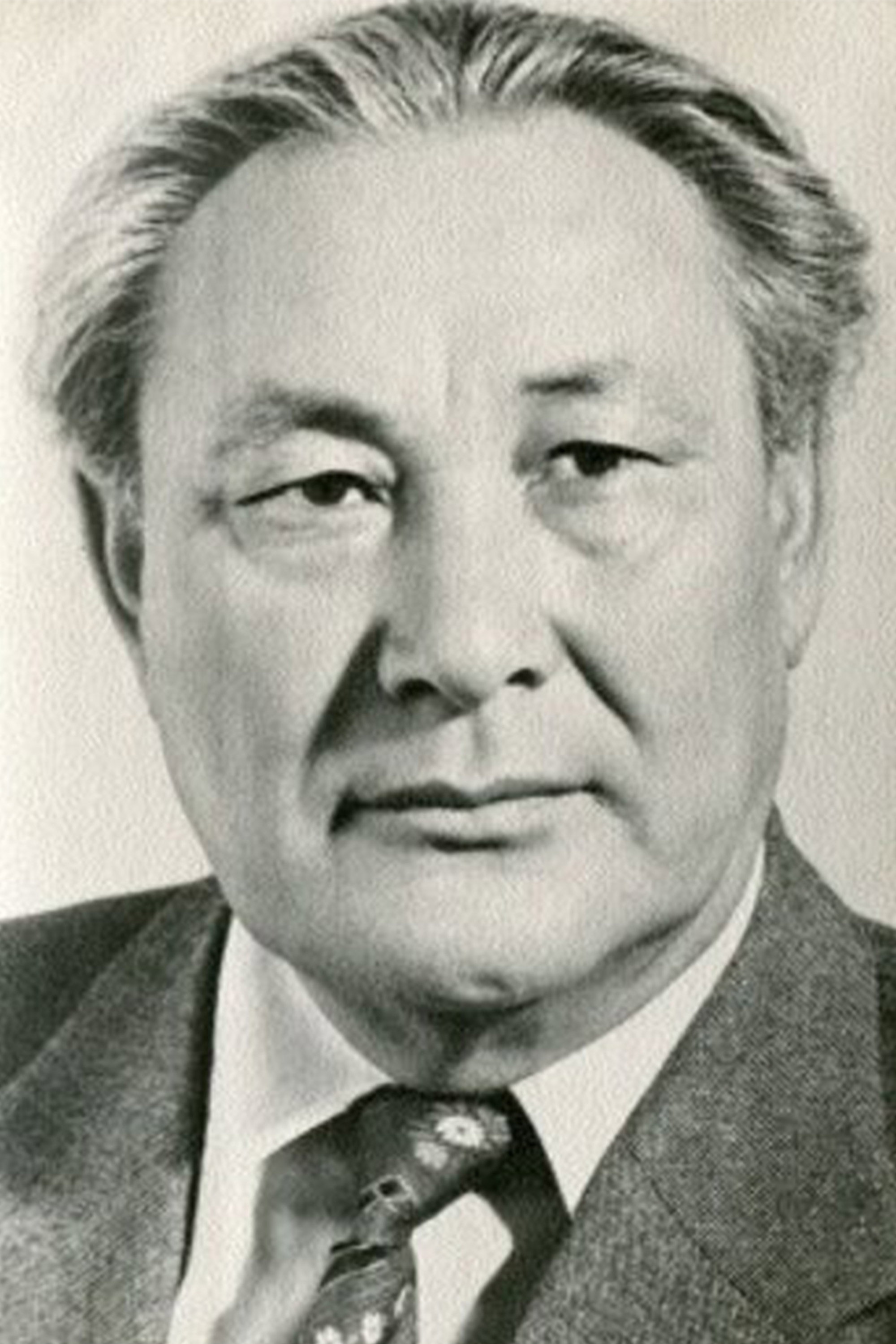 Кененбай Кожабеков as Havash Atabaev in An Unquiet Spring