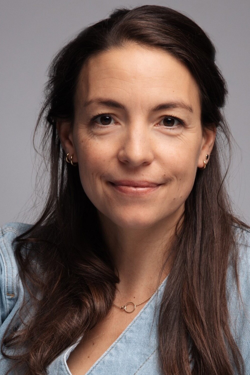 Claire Schuyffel as Willemijn in Omdat ik je mis