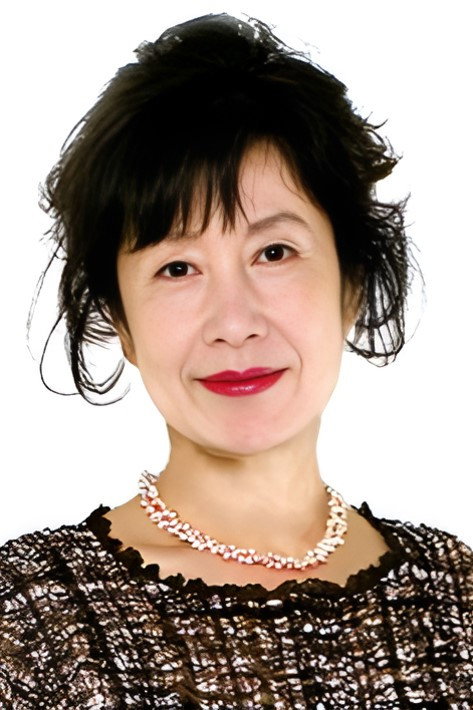 宮下順子 as Takie Takamori in Under the Nagasaki Sky