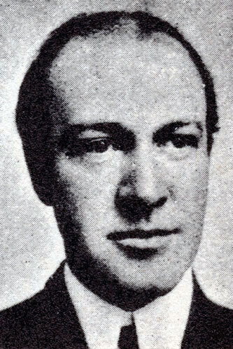 Harry Solter as The Employer in The Son's Return