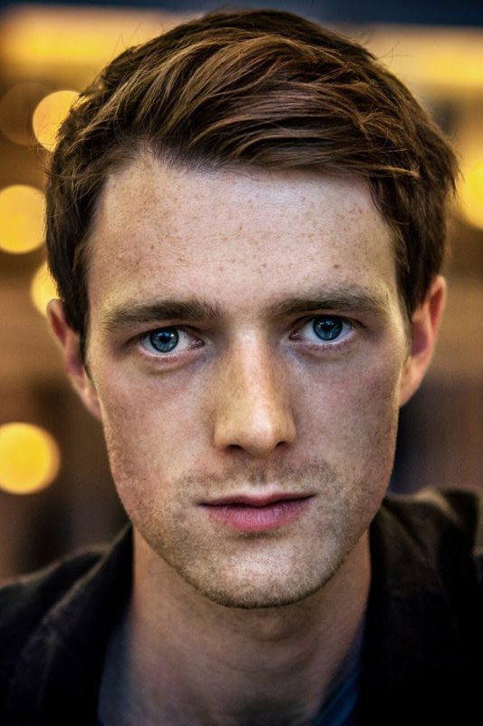 Maximilian Klas as Paul in Looping