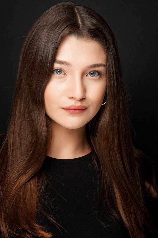 Lilya İrem Salman as Mother/Ana in YEG: A Turkic Folktale