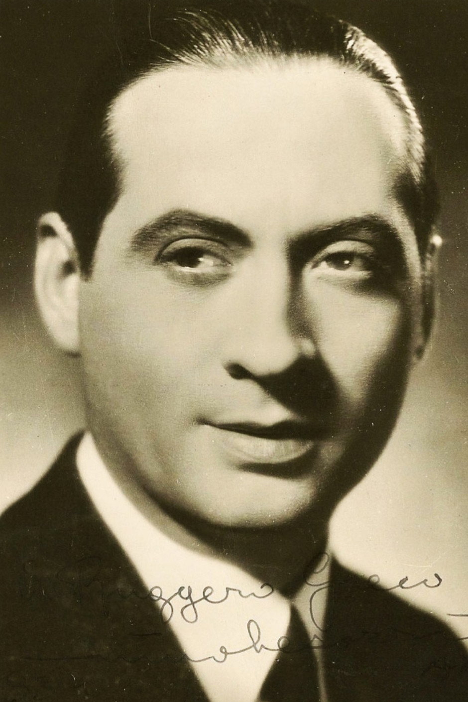 Nino Besozzi as Le maréchal des carabiniers / Il Maresciallo in The Law Is the Law