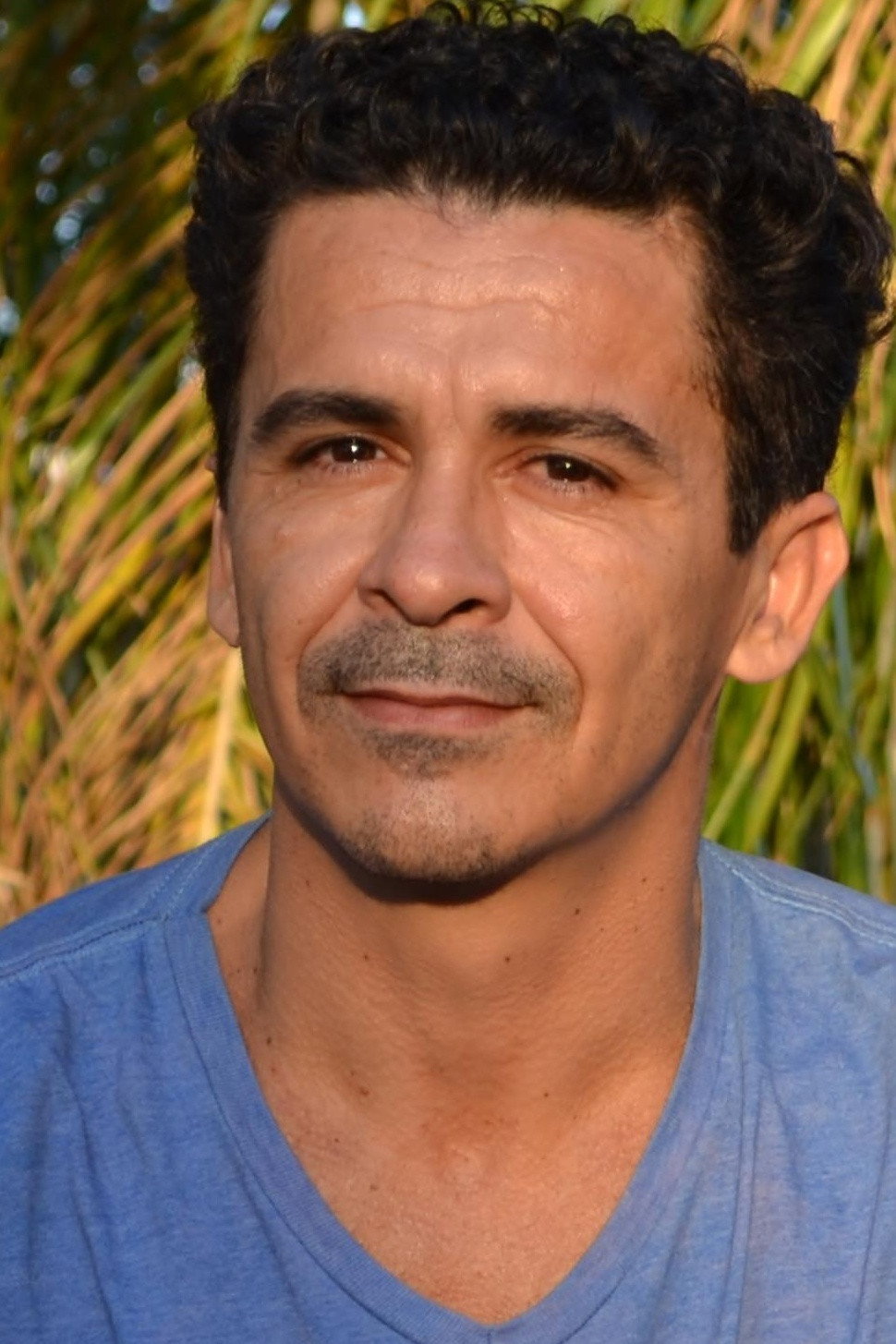 Marcello Gonçalves as Diego in La Situación